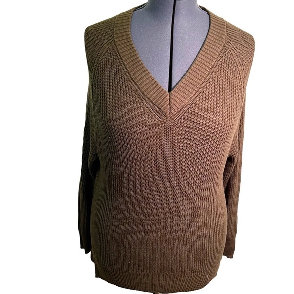 Soho New York & Co Jeans V-Neck Sweater Olive Green - Picture 1 of 10